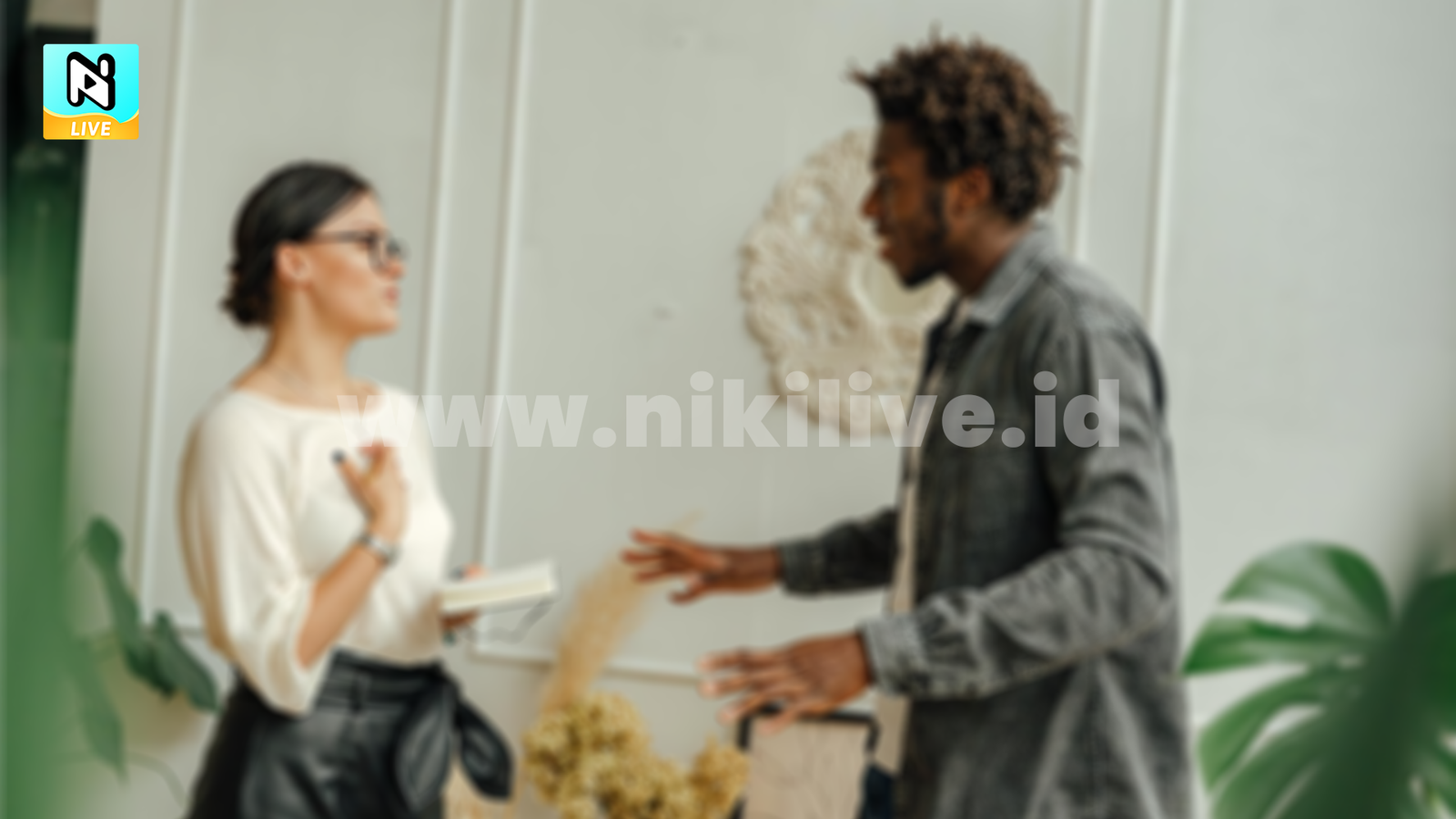 Could Niki Live Agents Help Hosts’ Storytelling?